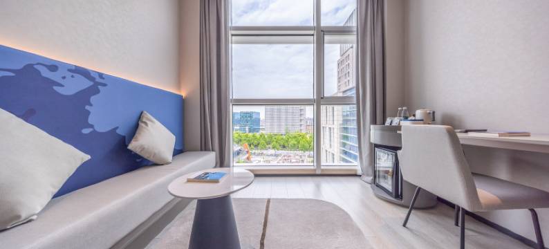 上海大宁国际市北高新园区轻居酒店图片