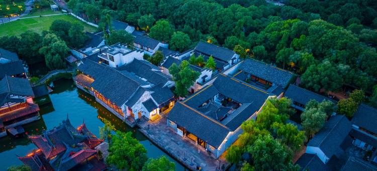 绍兴九间楼赏祊酒店(鉴湖柯岩风景区店)图片