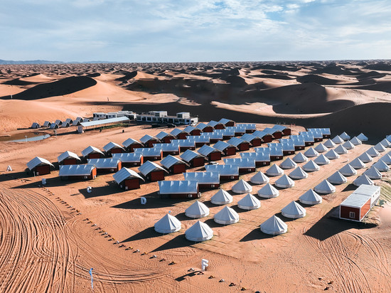 沙之船露营酒店