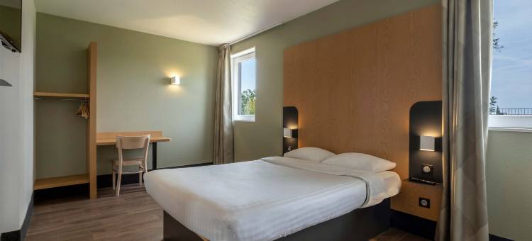 民宿酒店尼奥尔马雷普瓦特万东(B&B HOTEL Niort Marais Poitevin Est)图片