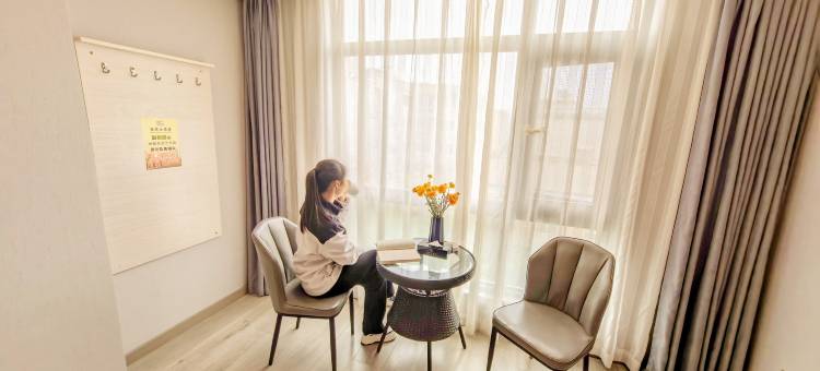 修文赣商大酒店(阳明大道店)图片