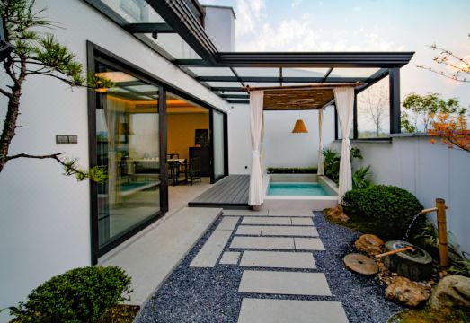 Wait a minute Inn over view