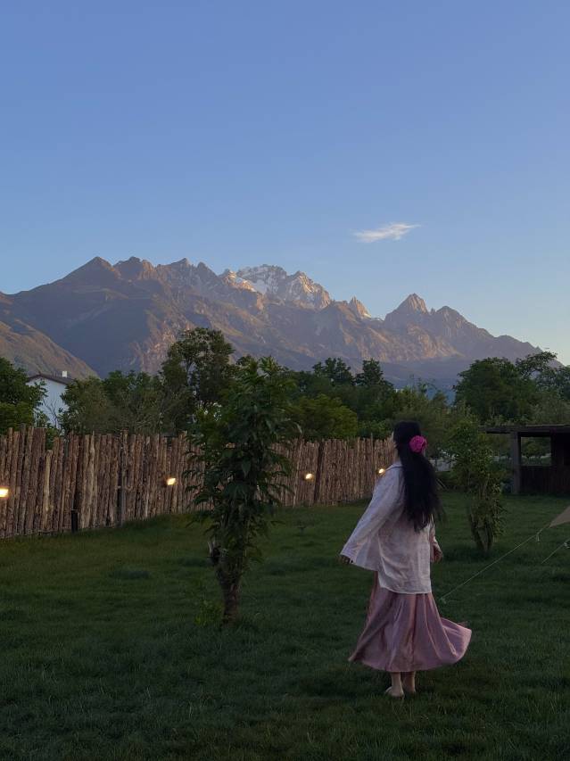 万川续·ValleVive日照金山全景度假酒店(白沙古镇店)图片