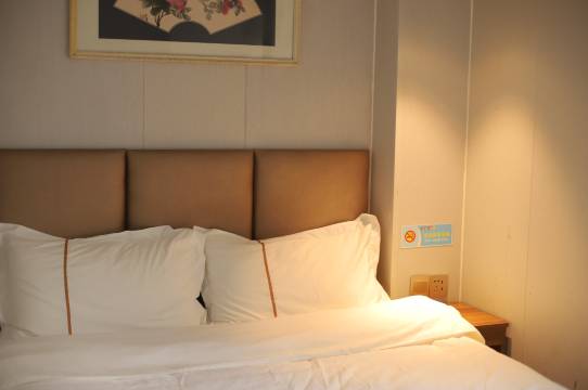 华鑫客栈(元芬地铁站店)