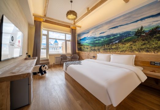 Jifeng International Hotel (Manzhouli Zhongsu Pedestrian Street) Hotel Overview