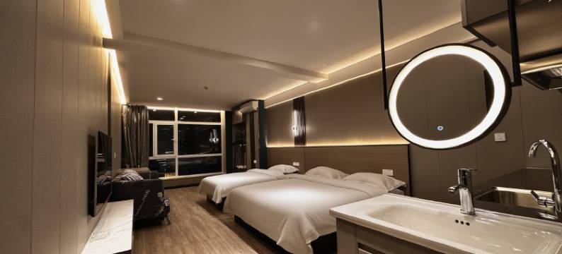 星耀轻奢公寓(青岛万达广场台东步行街店)图片