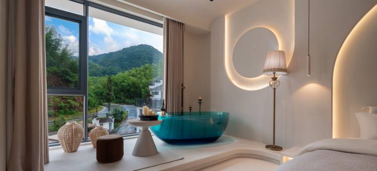 花筑·明月溪客·恒温泳池·山野溯溪度假民宿(月亮湾景区店)图片