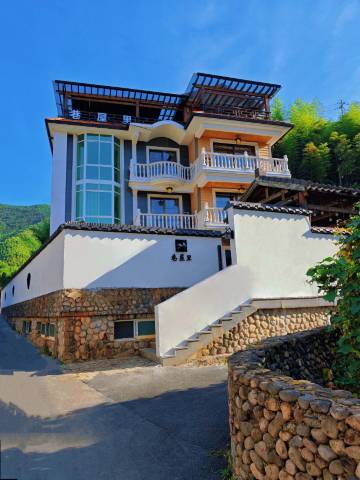 安吉巷屋里民宿(余村两山景区店)