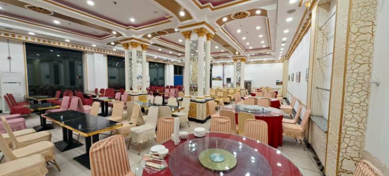 家庭精选超大床酒店图片