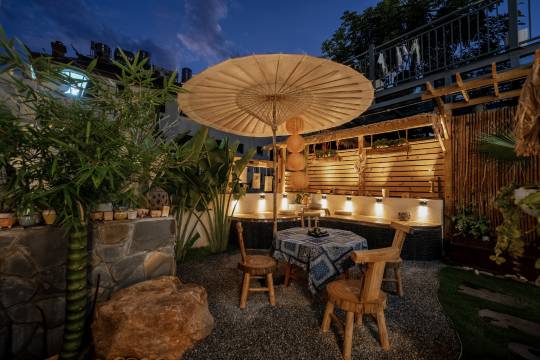 景洪观澜里民宿(告庄星光夜市店)