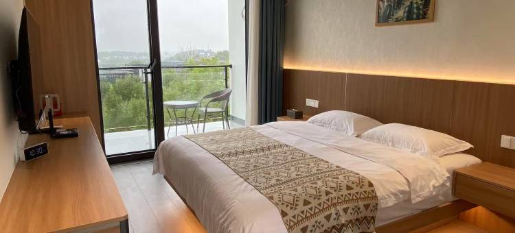 中青景呈畔山度假酒店(河口店)图片