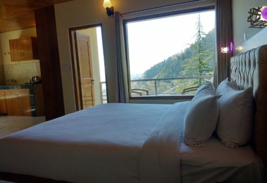 THE JUNGLE STORY BY HEADQUARTER Hotel Overview