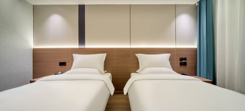 途客轻居酒店(鄠邑区钟楼海福城店)图片