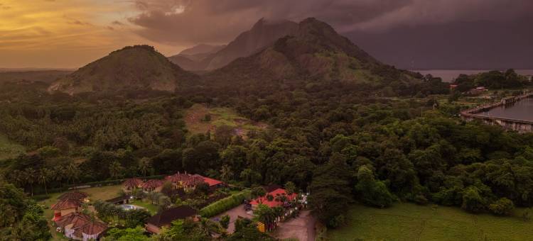 斯特林戈瓦丹那马兰普扎(Sterling Govardhana Malampuzha)图片