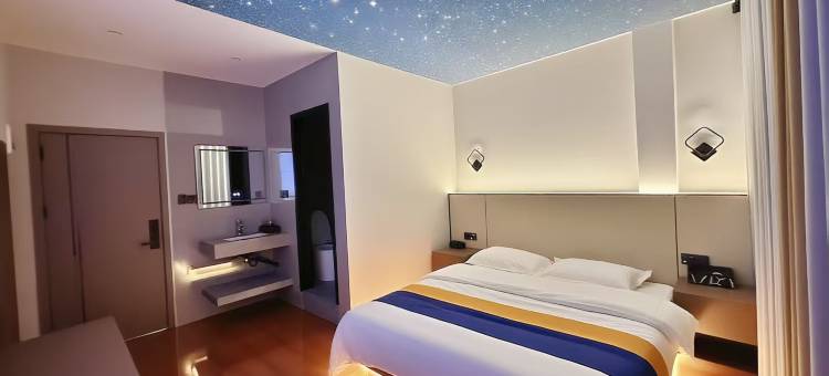 云尚居酒店(夜郎广场人民医院店)图片