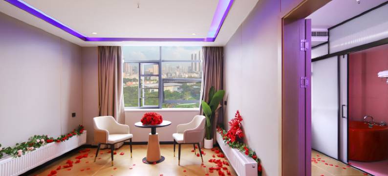 乐至乐曼酒店图片