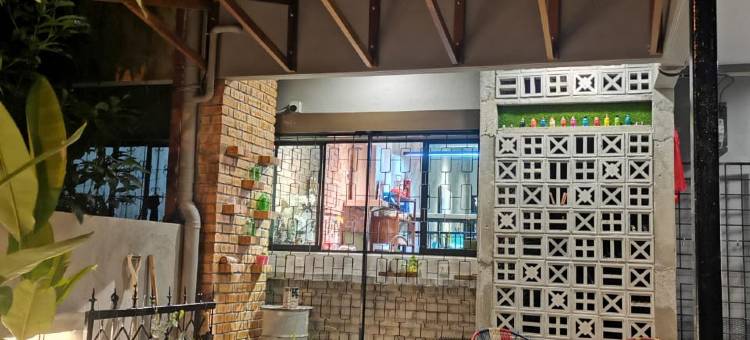 GENIEHOME No10 CLASSIC HOME 5BR6B free Wifi at SS2 PJ图片