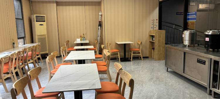 深圳云幕酒店(民治地铁站深圳北站店)图片