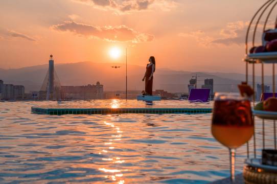 云锦美居高空泳池度假酒店(西双版纳景洪告庄星光夜市店)图片