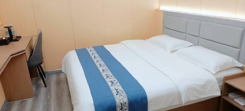 欧曼快捷酒店(西宁曹家堡机场店)图片