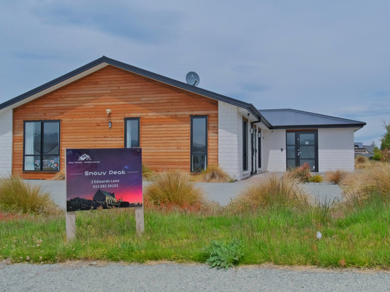 Snowy Peak Apartment