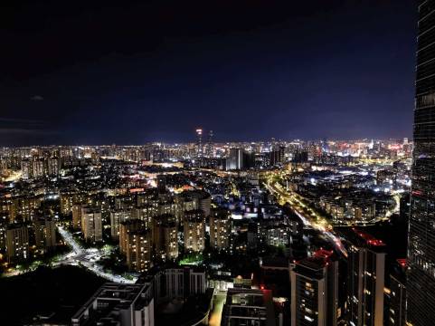 昆明官渡龙湖时代金融中心亚朵酒店图片
