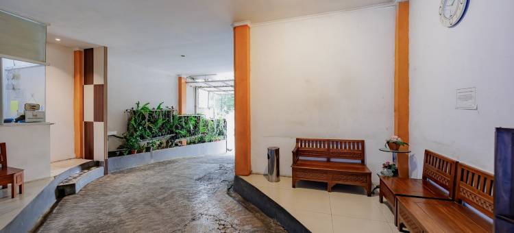 红多兹酒店-近茂物出口(RedDoorz near Exit Toll Bogor)图片