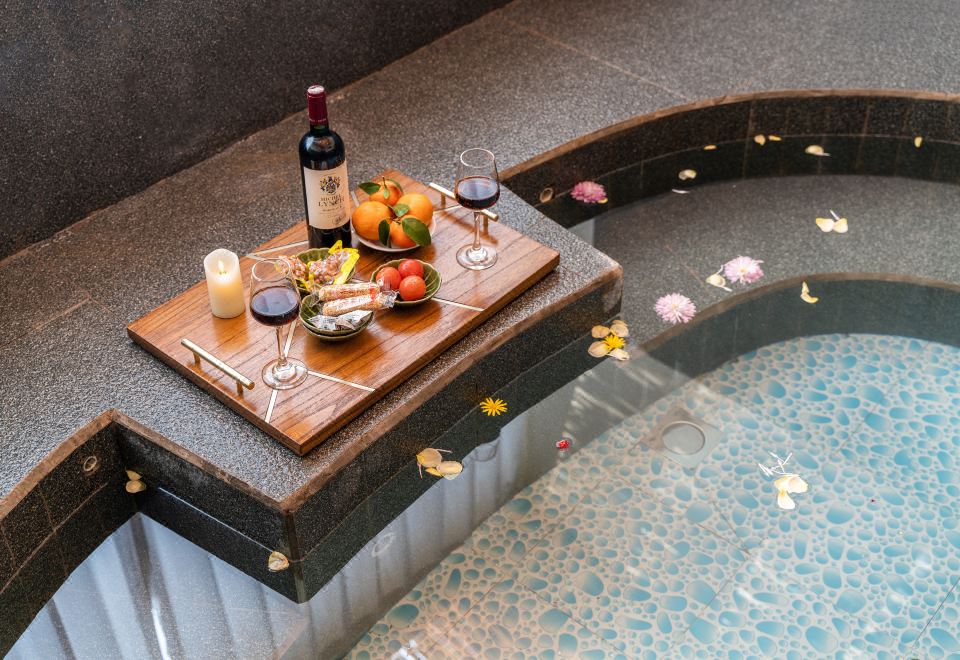 ShanZhong HuaKai Private soup homestay Hotel Overview