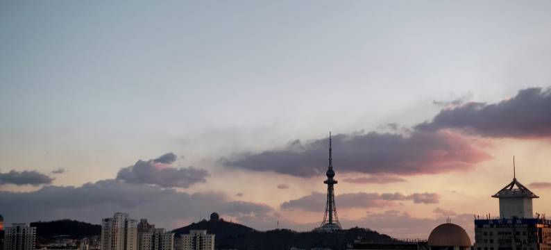 星耀轻奢公寓(青岛万达广场台东步行街店)图片