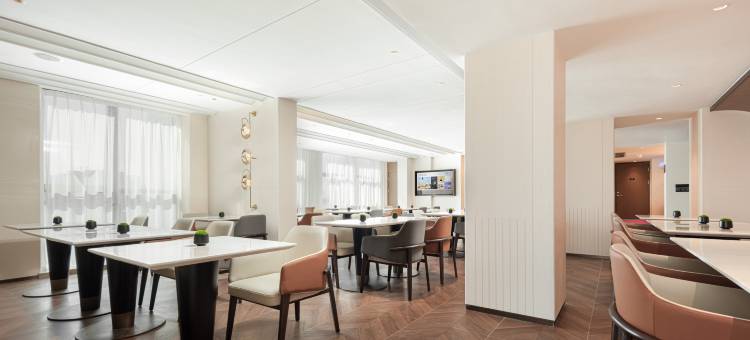 莆田文献东路玉湖亚朵酒店图片