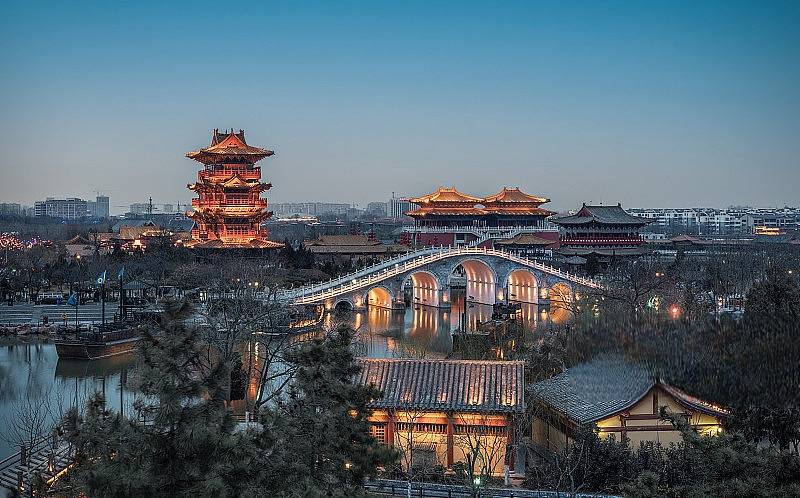 欢愉设计师酒店(开封鼓楼广场店)图片