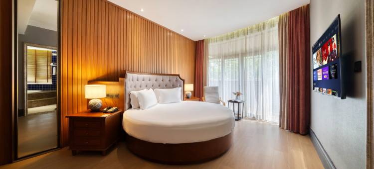 驻工坊创意酒店(温州双屿客运中心店)图片