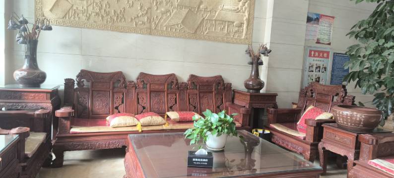 兴钰酒店(建水紫陶街古城小火车店)图片