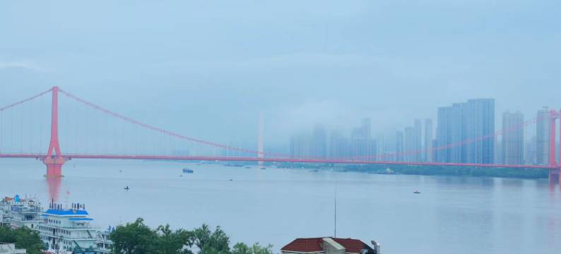 名季商旅酒店(武汉粮道街黄鹤楼店)图片