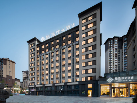 旅途浮光酒店(贵阳机场双龙航空港经济区店)