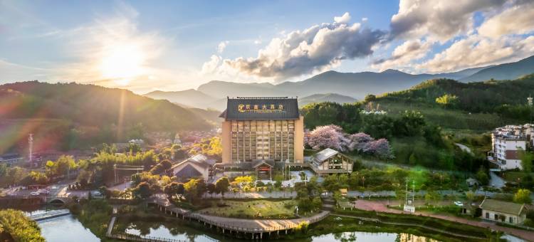 辰鑫大酒店(临沧沧源葫芦小镇店)图片