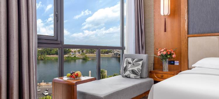 水悦山语大酒店(柳州融水地王商业步行街店)图片