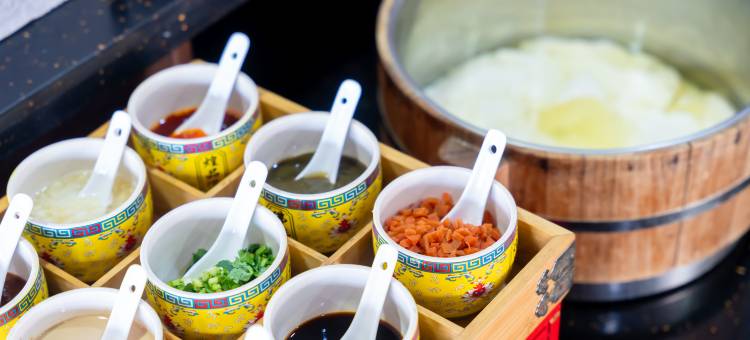 若寓度假酒店(泰安老街爱琴海购物公园店)图片