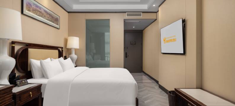 凤栖博物馆酒店(火车北站梁家巷地铁站店)图片