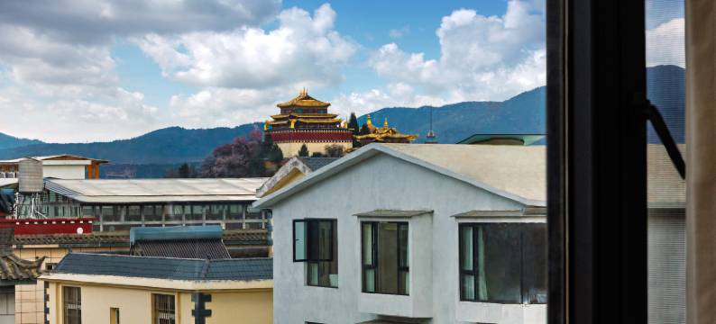 梵璞山居·供氧观景巨幕投影私藏酒店(香格里拉独克宗古城店)图片