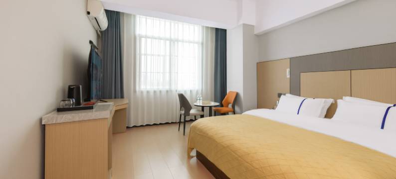 瑞丽云客曼酒店(多宝城店)图片