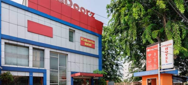 红门PLUS酒店-雅加达加兰佩穆达(RedDoorz Plus @ Jalan Pemuda Jakarta)图片