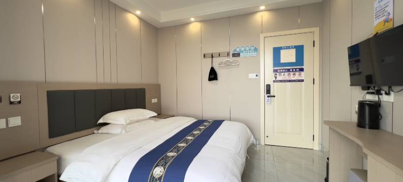 凌白民宿(昆明火车站店)图片