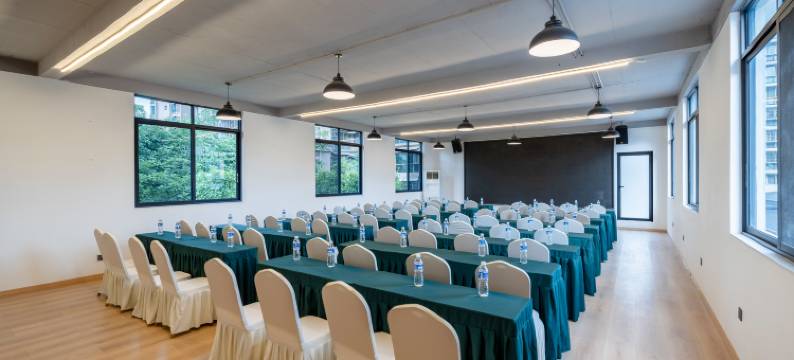 Qin Luxe·清乐府四合院酒店(高铁站嘉兴路美食街店)图片