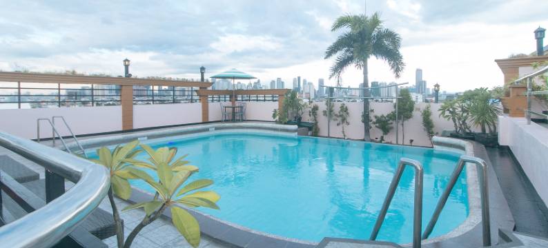 Urban Travellers Hotel by RedDoorz图片