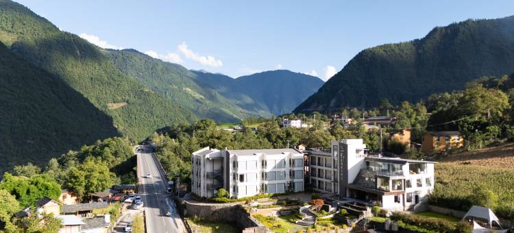 丙中洛·重丁丨邂逅雪山石门云端花园隐奢秘境全景度假酒店图片