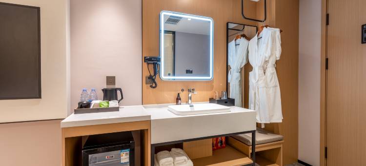 途客轻居酒店(北国商城建和桥地铁站店)图片