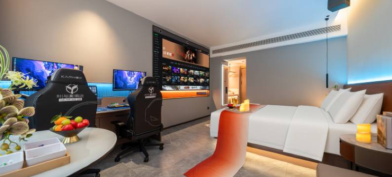 叶与晨电竞电影酒店(新百广场万象城店)图片