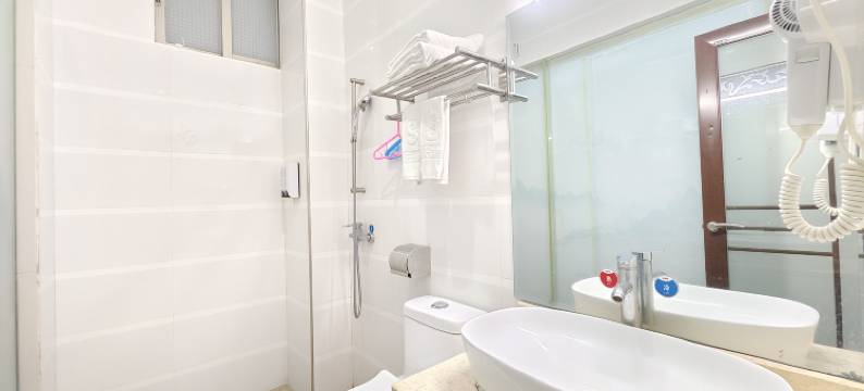 星期天商务酒店(化州火车站店)图片