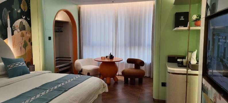 华亭怡佳智享酒店图片